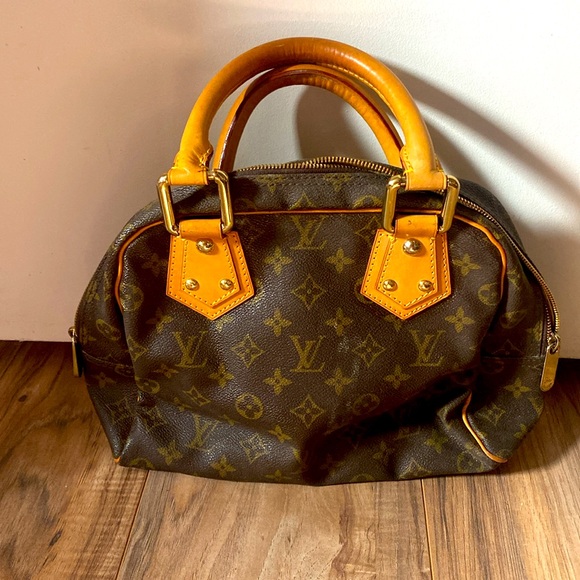 Louis Vuitton purse. - Picture 2 of 5